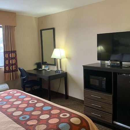 Super 8 By Wyndham Liverpool/Clay/Syracuse Area Екстериор снимка
