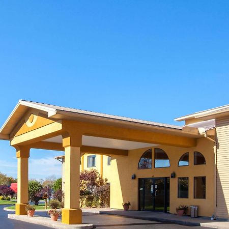 Super 8 By Wyndham Liverpool/Clay/Syracuse Area Екстериор снимка