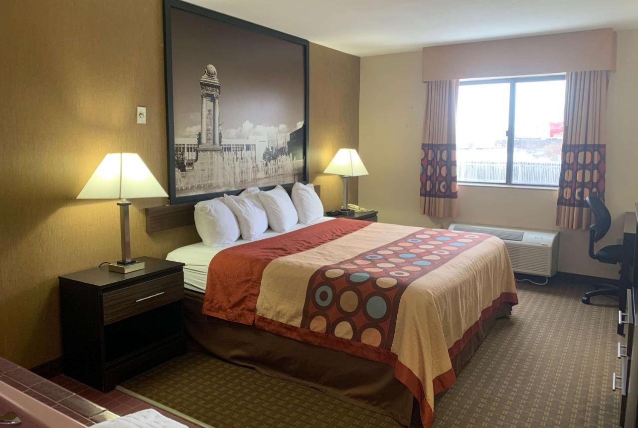 Super 8 By Wyndham Liverpool/Clay/Syracuse Area Екстериор снимка
