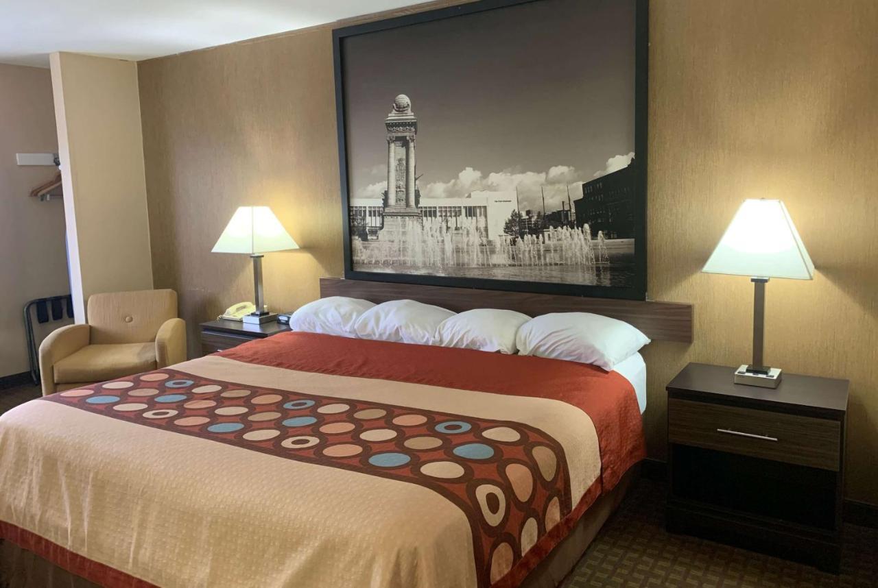 Super 8 By Wyndham Liverpool/Clay/Syracuse Area Екстериор снимка